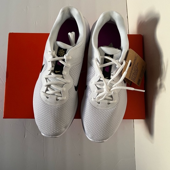 Women Nike Revolution 6 Running Shoes - Picture 2 of 6